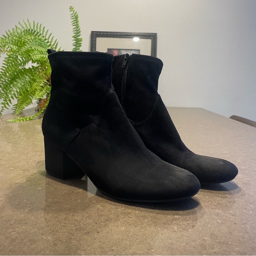 Nine West black suede heeled booties